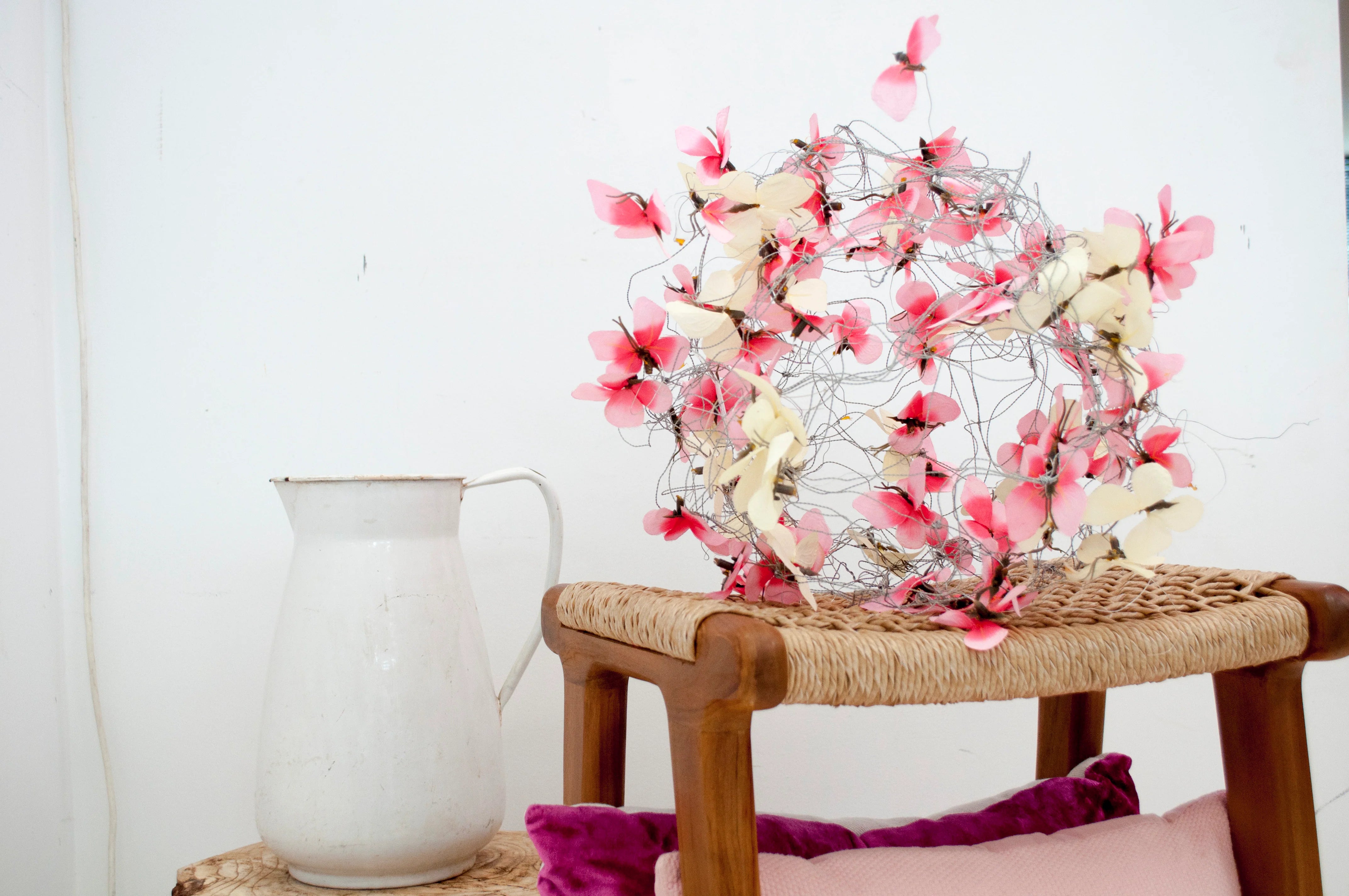 Butterfly Ball Metal Wire Pink