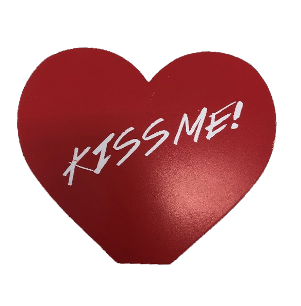Hearts Kiss Me Wooden Red